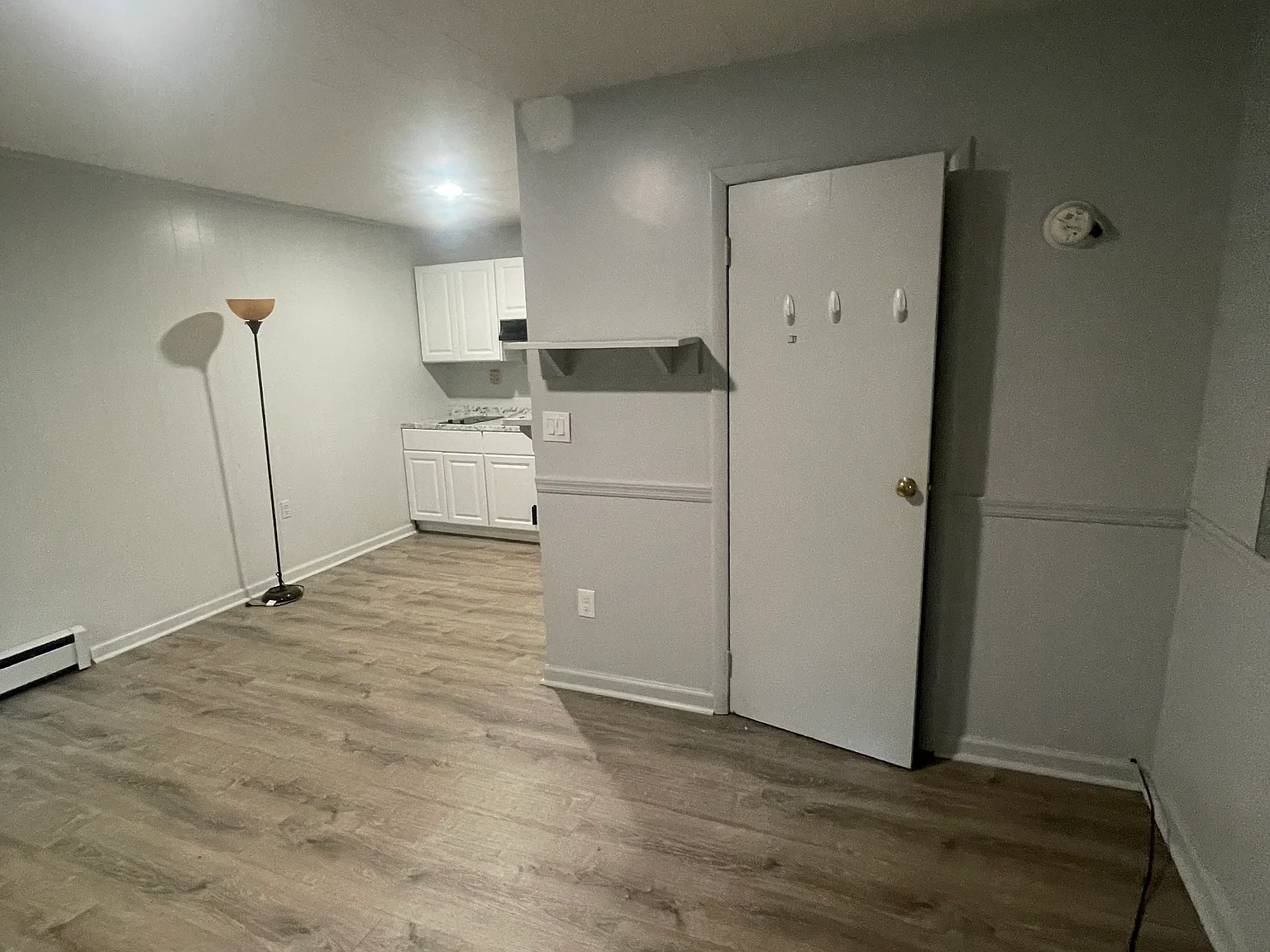 Studio, 400 sqft, $1,300 — Photo 4