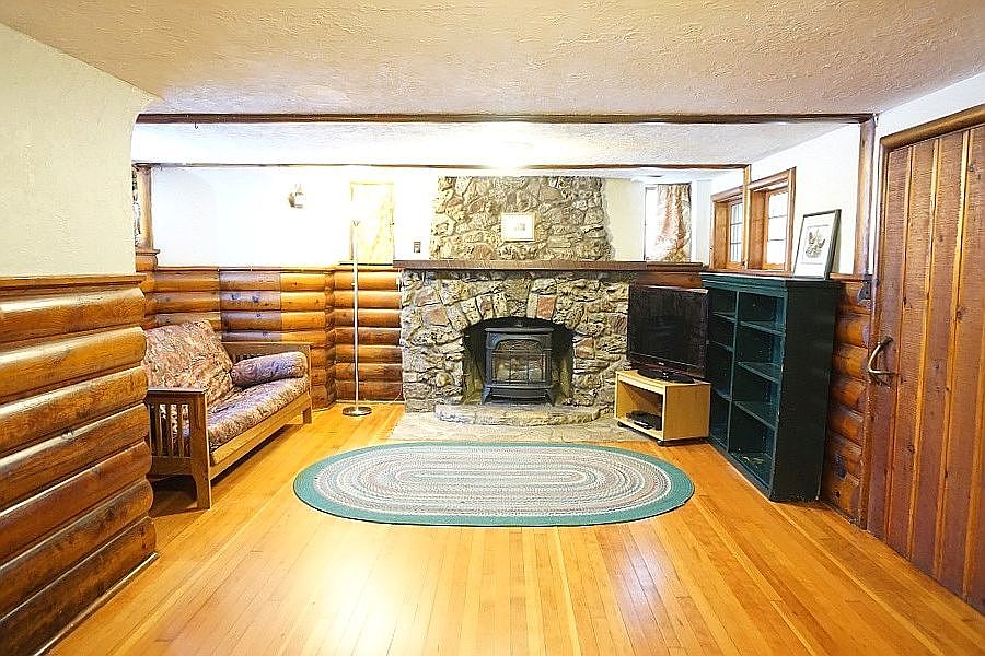1st image of 2338 Bourne Ave
