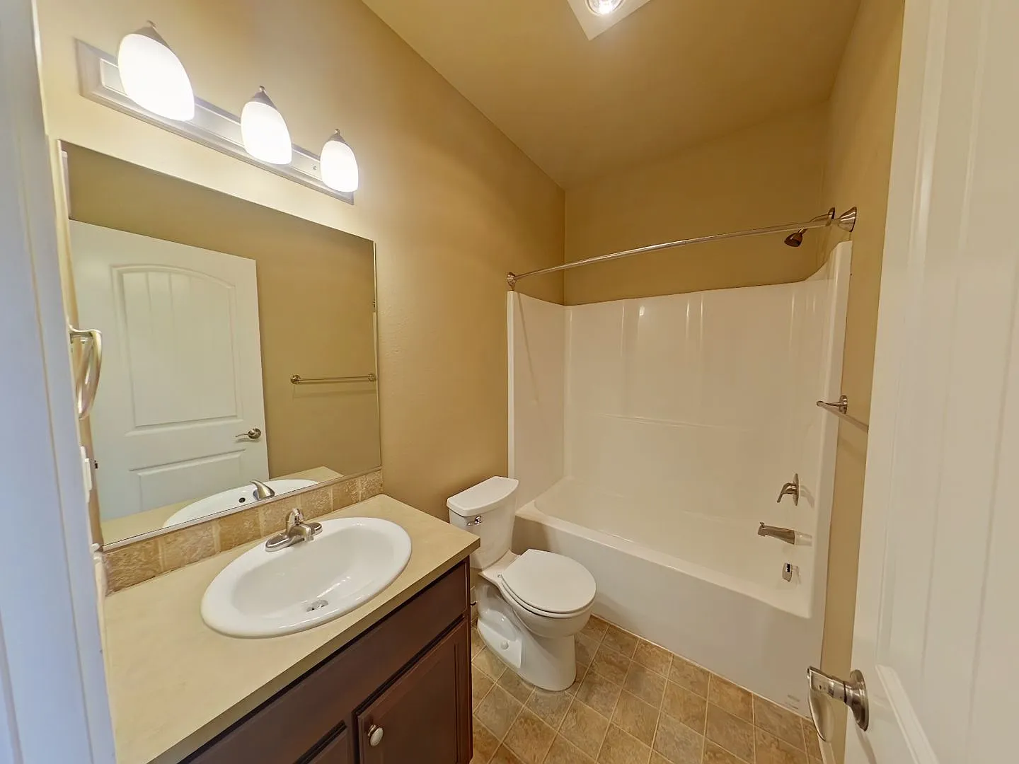 Hilyard Townhomes — Photo 4