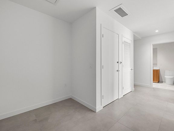 2nd image of 1400 Biscayne Blvd #3204