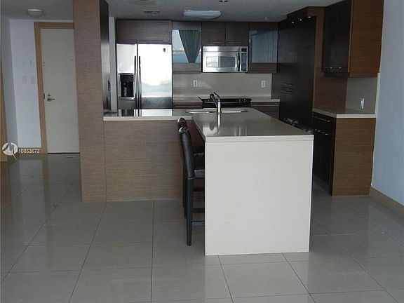 4th image of 1800 N Bayshore Dr APT 1209