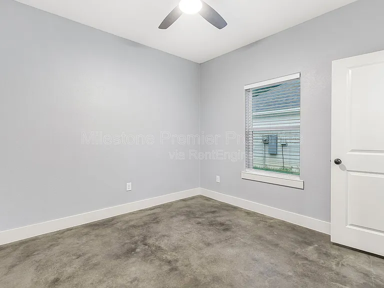 604 W Star St — Photo 13