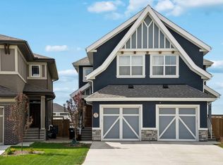 77 Magnolia Heath SE, Calgary, AB T3M 2Z7