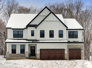 1960 Sparrow Dr, Shakopee, MN 55379