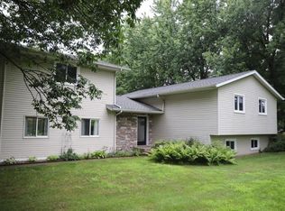 W7383 Sylvester Rd, Holmen, WI 54636