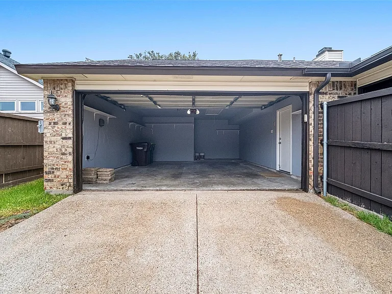 4424 Odessa Dr — Photo 28