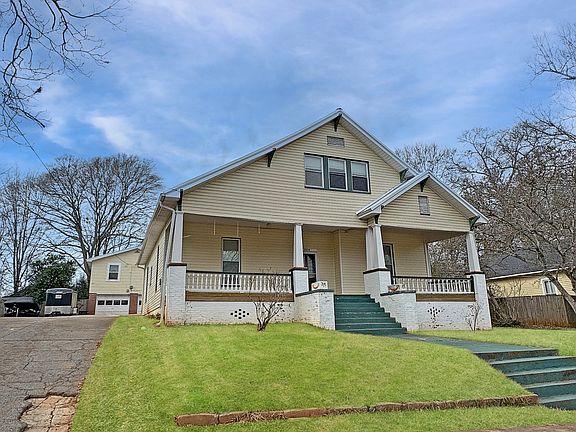 4th image of 304 Boulevard