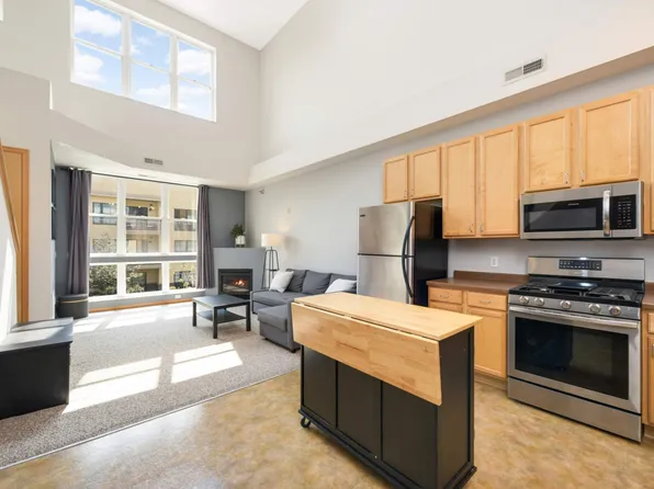 2650 University Ave W APT 202, Saint Paul, MN 55114