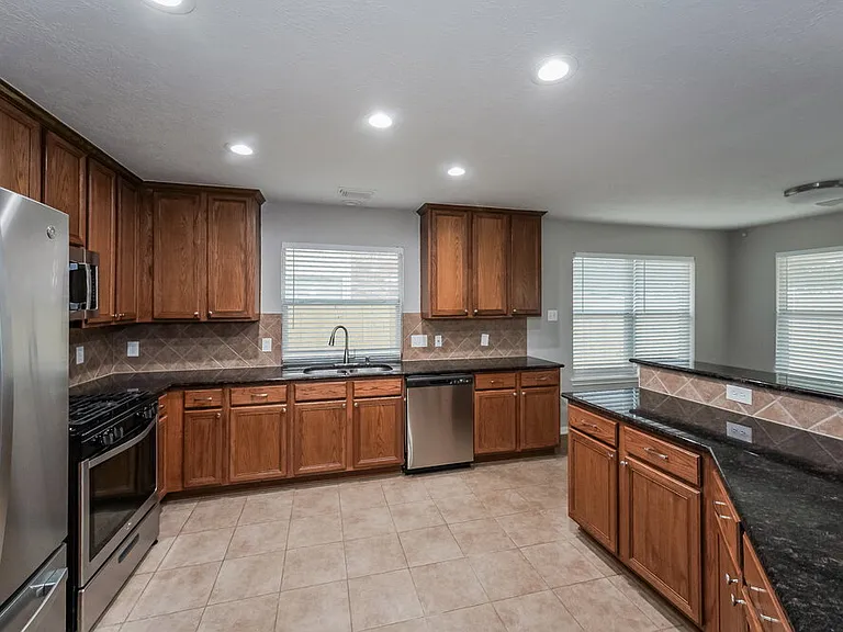7811 Iris Glen Ln — Photo 5