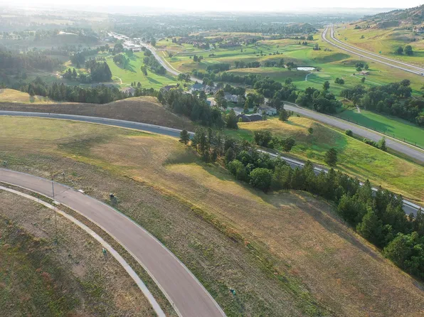 12 Oak Crest Ct, Spearfish, SD 57783