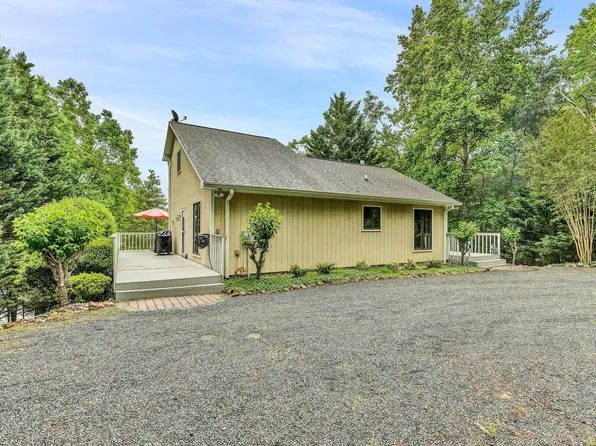 1376 Piney Point Rd, Union Hall, VA 24176