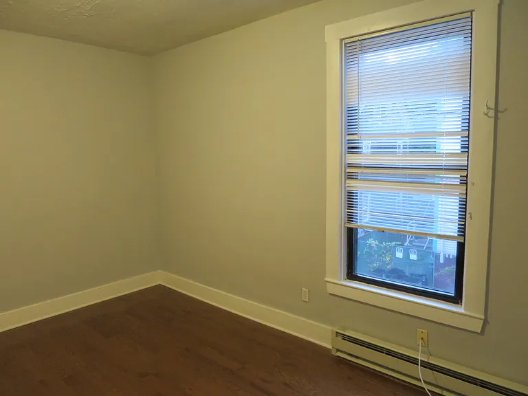 322 Somerville Ave #2R — Photo 7