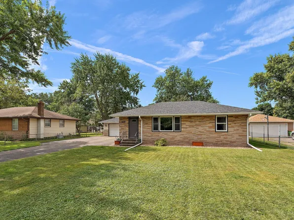 5061 Long Lake Rd, Mounds View, MN 55112