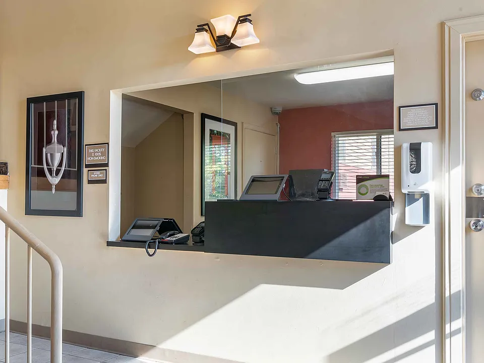 Lobby and Guest Check-in