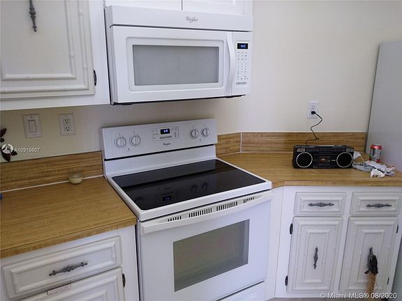 4th image of 800 W Parkview Dr #1011