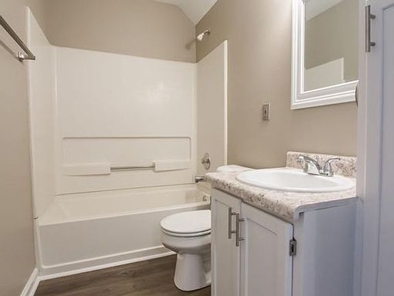 5th image of 506 McKeithen St #7