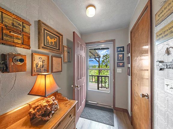 2nd image of 25604 Mountain Shadow Rd