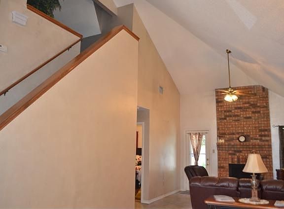 2nd image of 6428 Meadow Glen Dr
