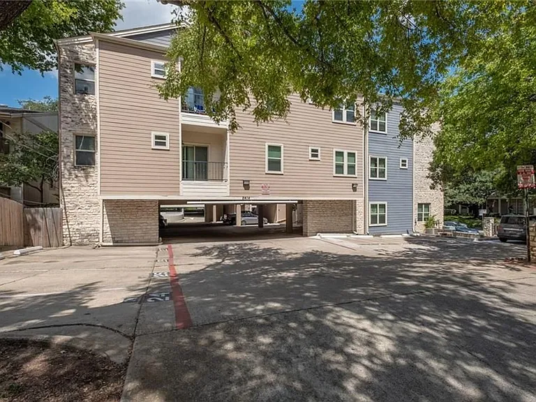 2414 Longview St #302 — Photo 16