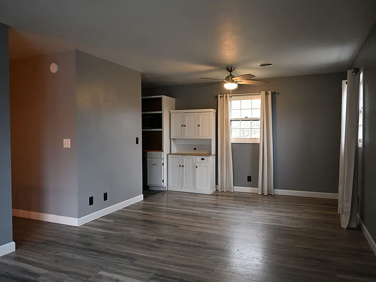4011 W Englewood Blvd — Photo 6