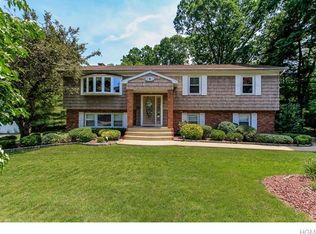 5 Lexington Rd, New City, NY 10956