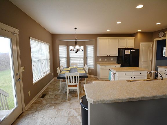 4th image of 2298 Silver Hill St