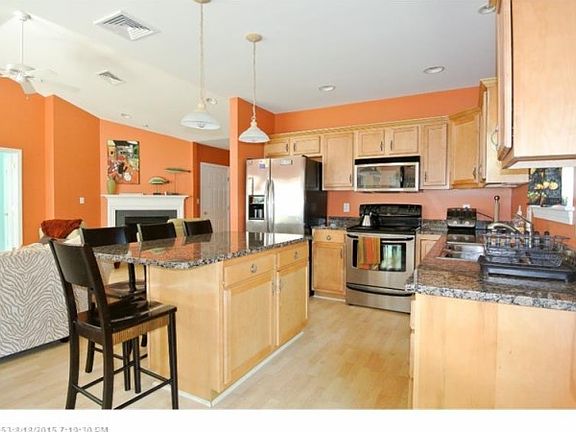 2nd image of 34 Gables Way #25