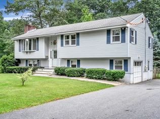 151 Westview Rd, Lowell, MA 01851