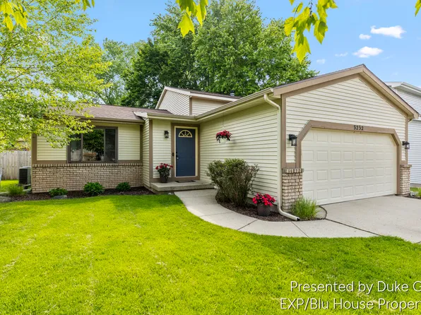 3232 Brook Trl SE, Grand Rapids, MI 49508