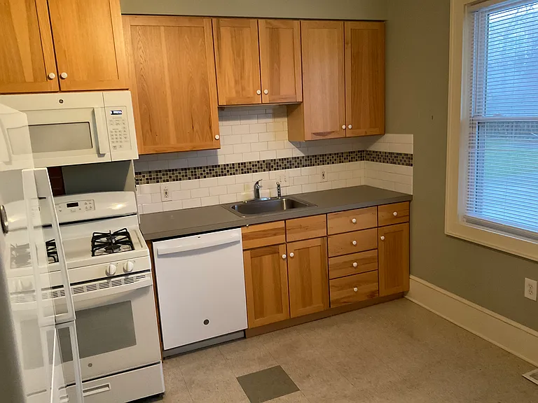 2-1461 W 85th St #2 — Photo 1