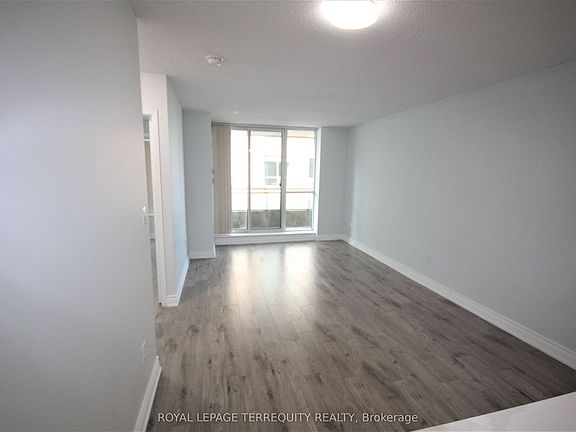 4th image of 39 Pemberton Ave #1016