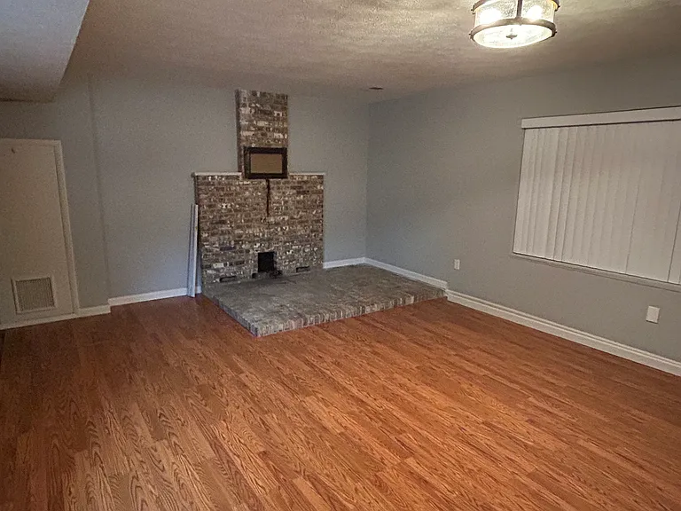 2012 Frontier Ct — Photo 11
