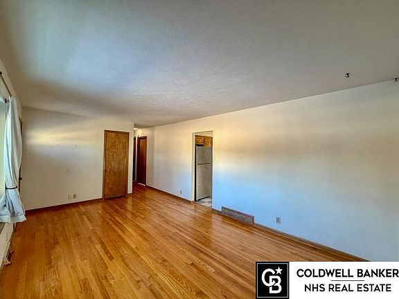 5th image of 6702 S 83rd Ave