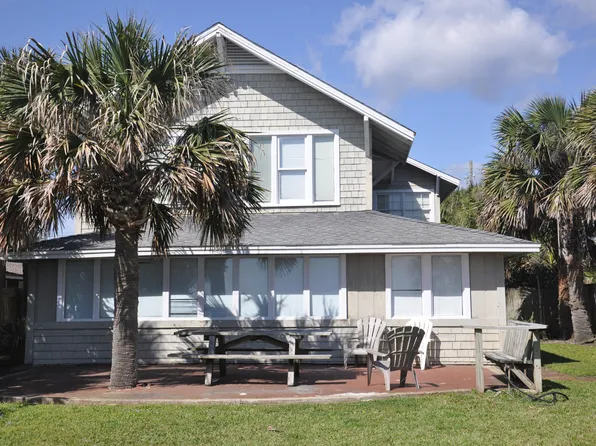 99 Beach Ave, Atlantic Beach, FL 32233