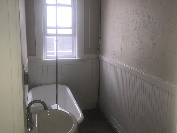 Bathroom (Toilet is on the other side of the kitchen)
