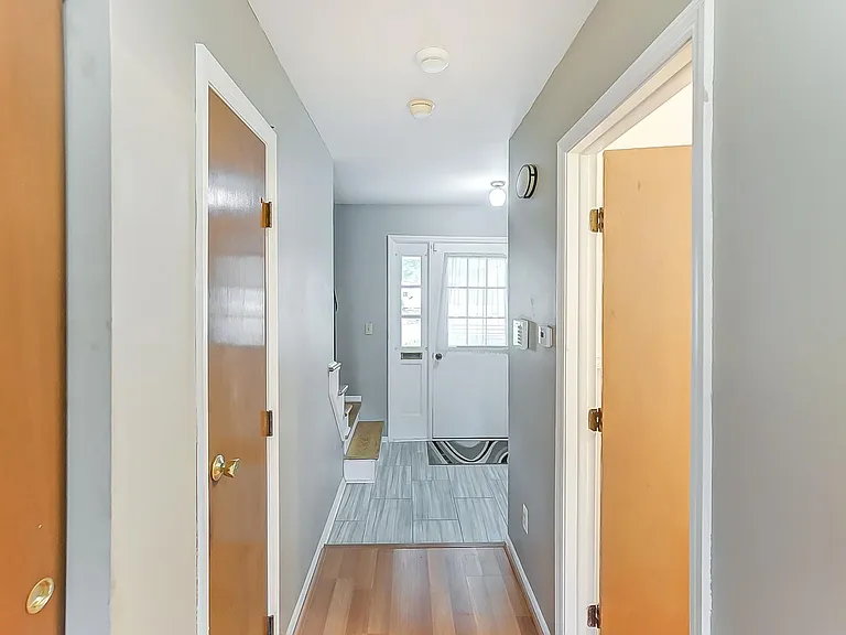 415 Rustic Ct — Photo 6