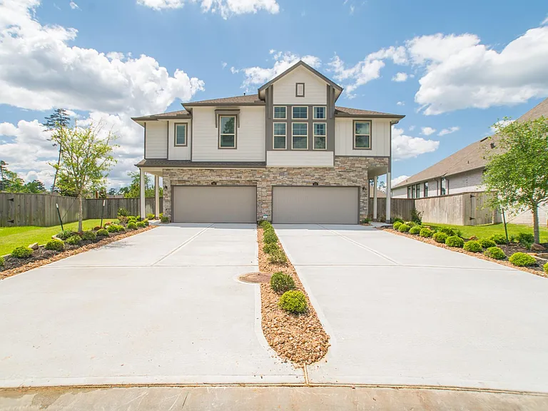 438 Lake Day Dr — Photo 2