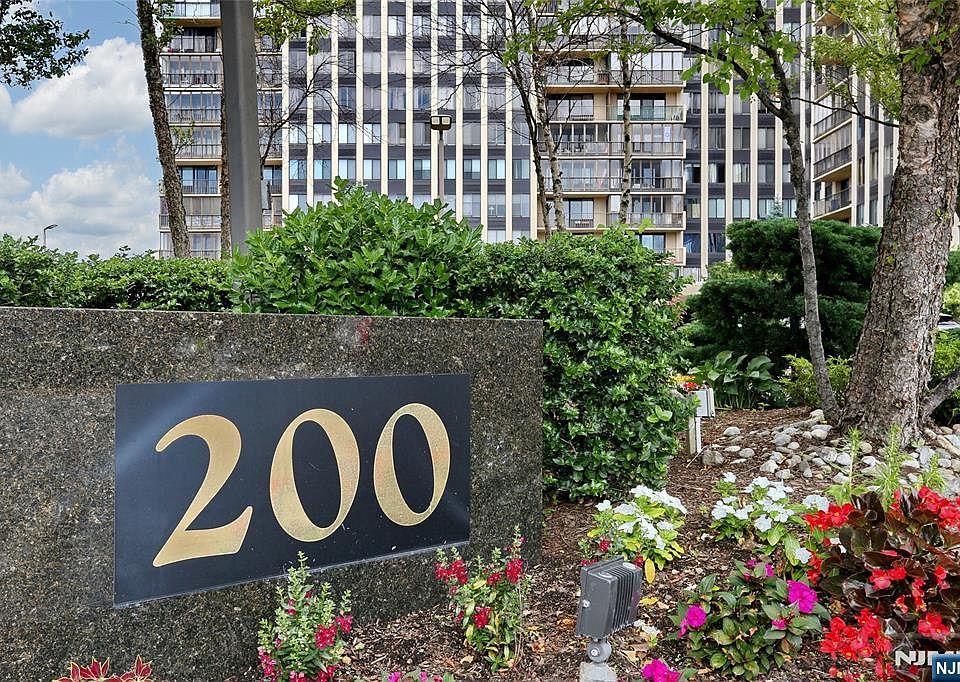 1st image of 200 Winston Dr APT 2116