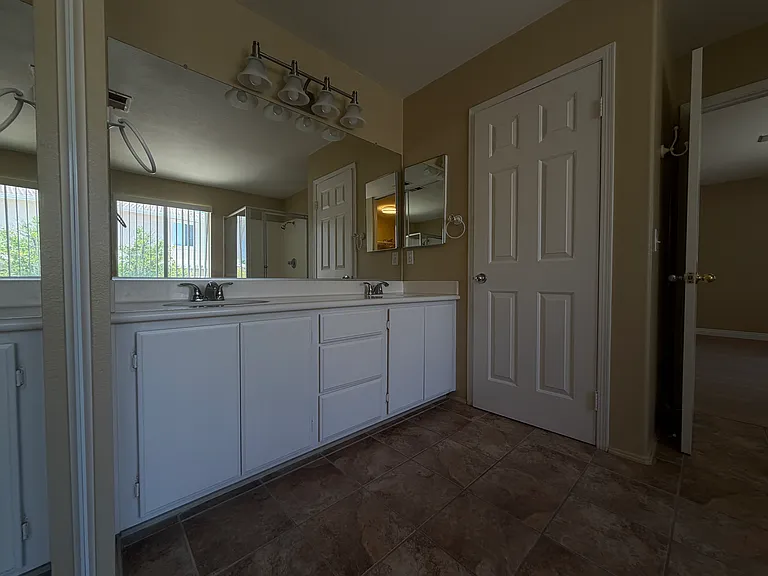 11772 Declaration Dr — Photo 16