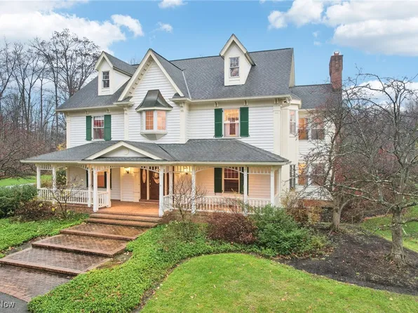 18185 Windswept Cir, Chagrin Falls, OH 44023