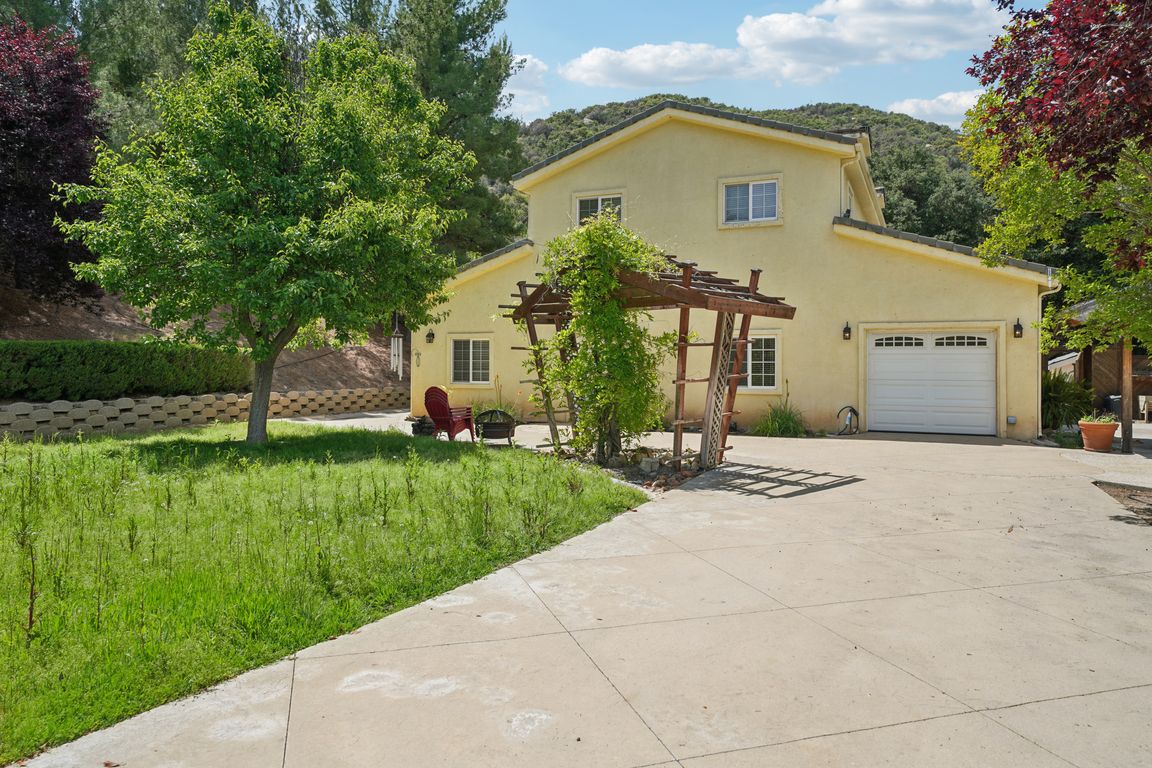 Hacienda Dr-S1704-001.jpg