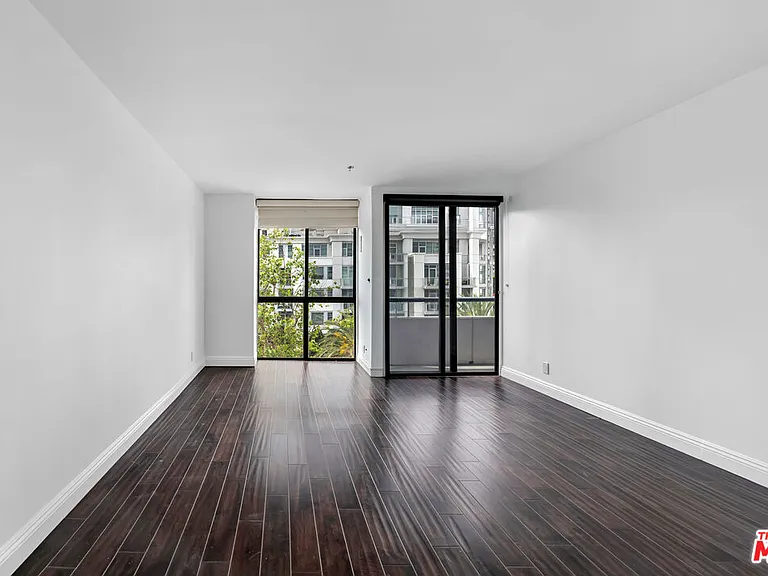 10660 Wilshire Blvd #701 — Photo 17