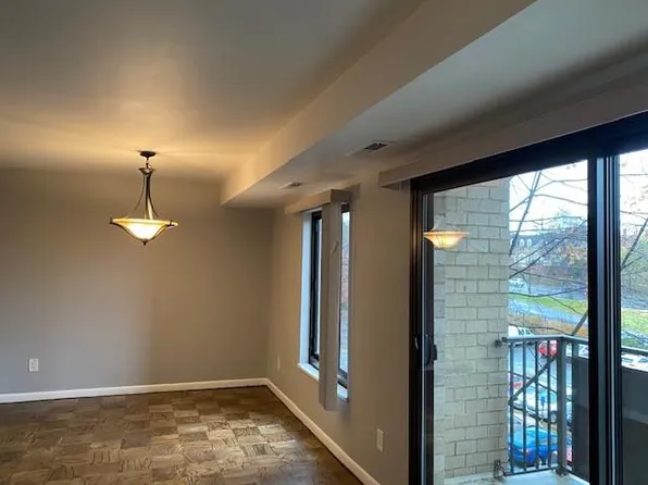 6001 Arlington Blvd APT 412, Falls Church, VA 22044