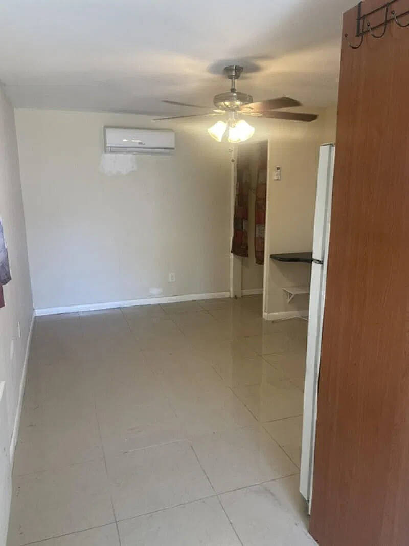 Studio, 1.0 bath, 300 sqft, $1,150 — Photo 3