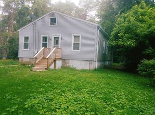 21 Club Ave, Acushnet, MA 02743