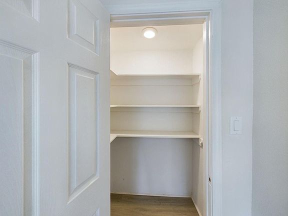 5th image of 5260 Landry Ln