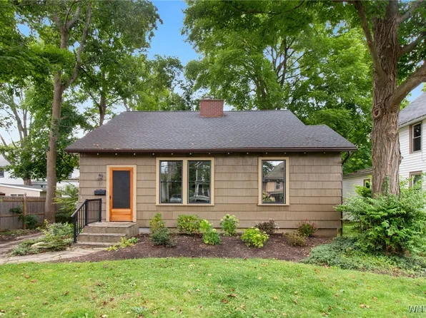 65 Paine St, East Aurora, NY 14052