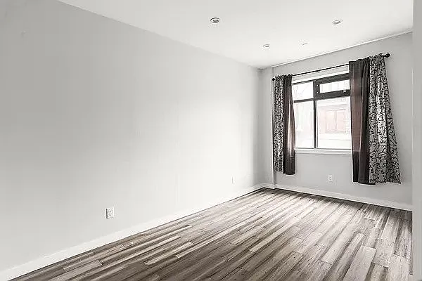 Rented by Safdie Realty Group | media 1