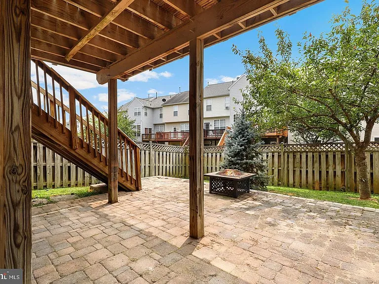 1942 Crossing Stone Ct — Photo 16