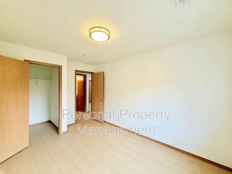 855 NW Ivy St — Photo 19
